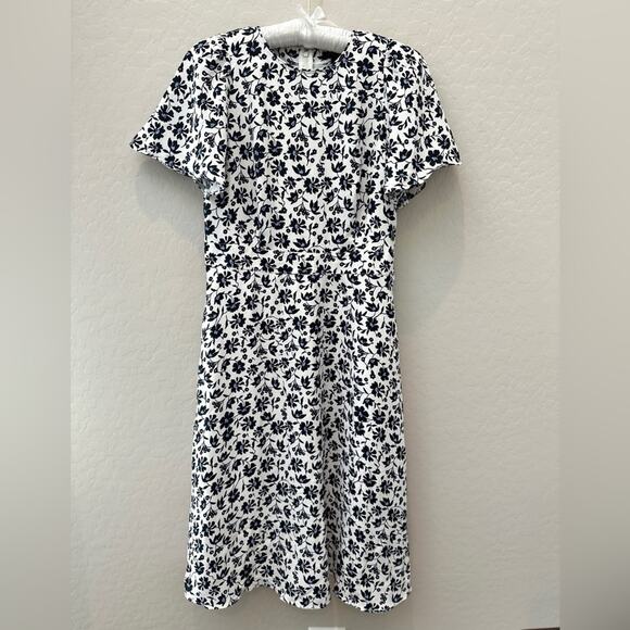 ANN TAYLOR | Petite Black White Floral Midi Dress | Size 2P - Picture 2 of 7